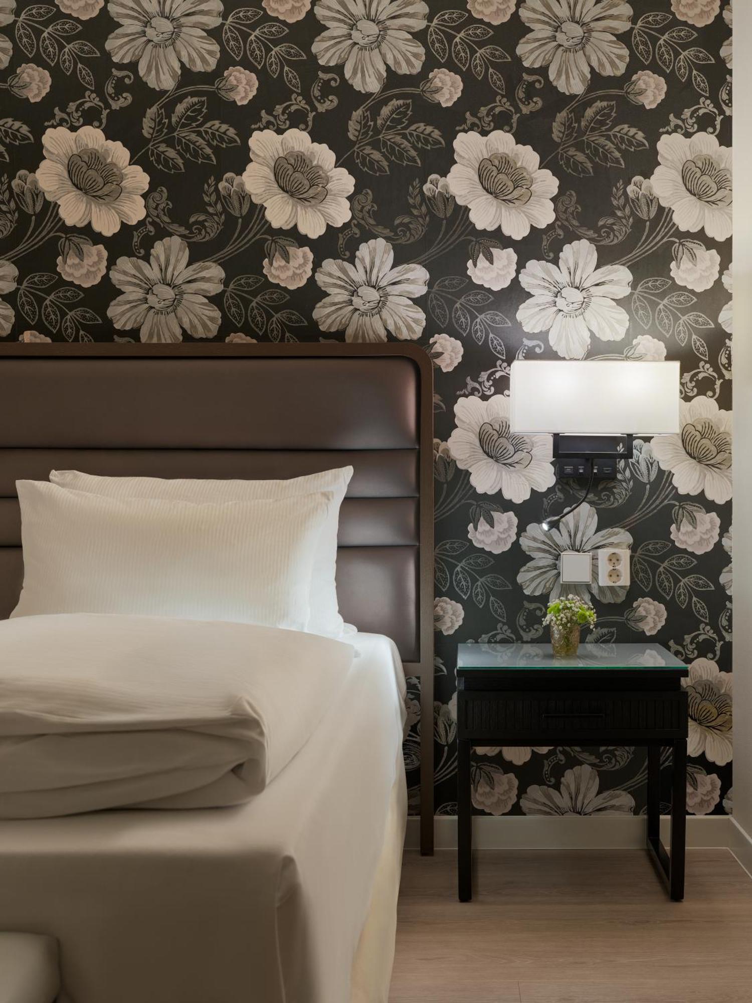 Deluxe Double Room Extra Bed
